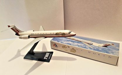 TWA Boeing 717-200 Model With Box